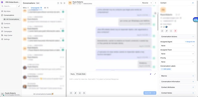 Bandeja unificada de conversaciones con la ficha del contacto en el CRM